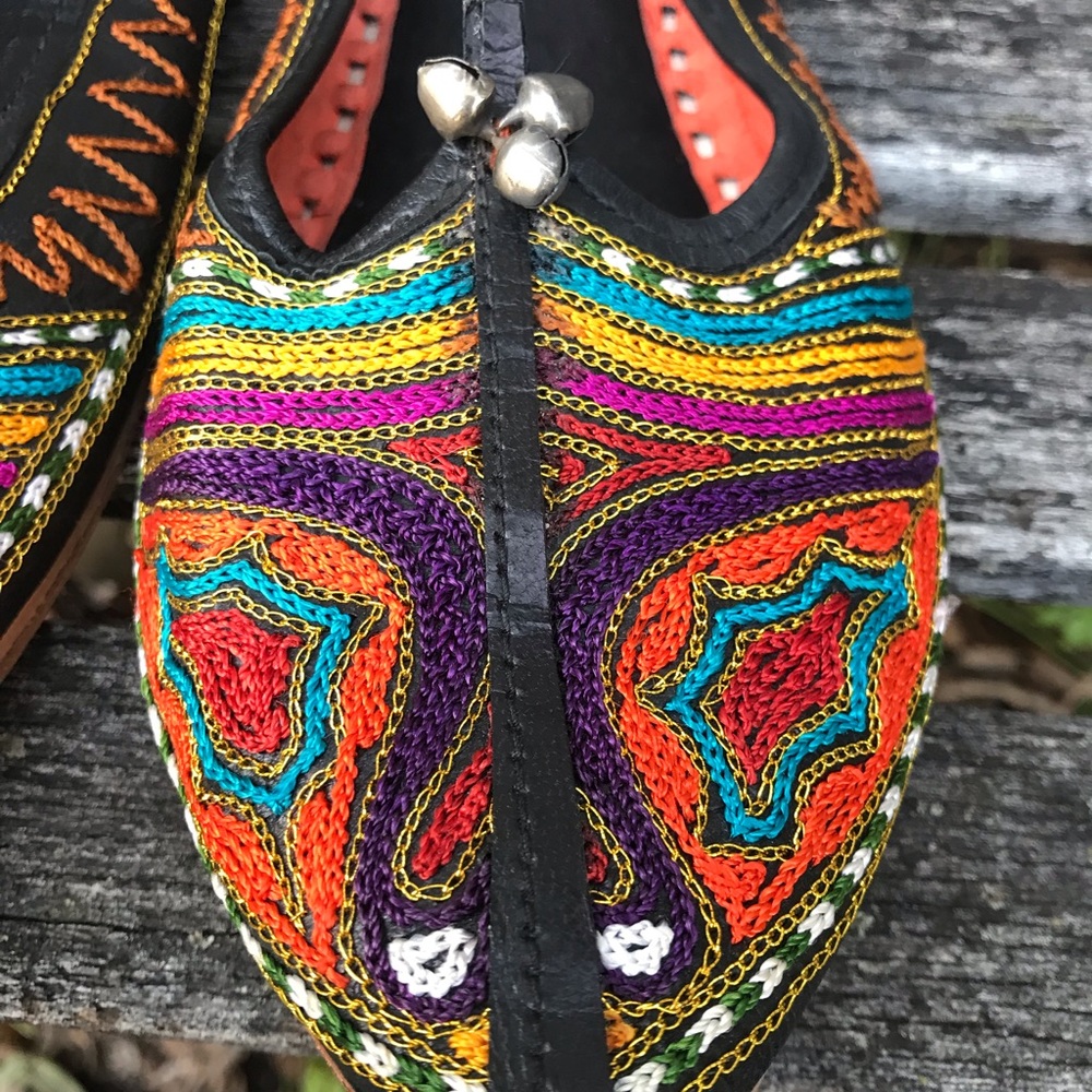 🌈Vintage Hand Embroidered Slides⭐️